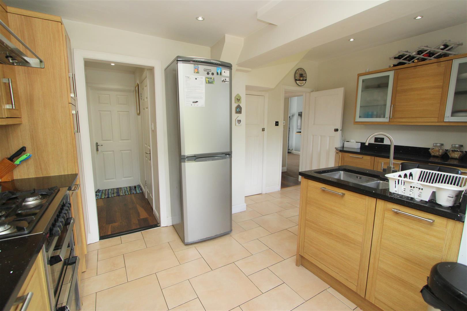 Tritton Avenue, Beddington